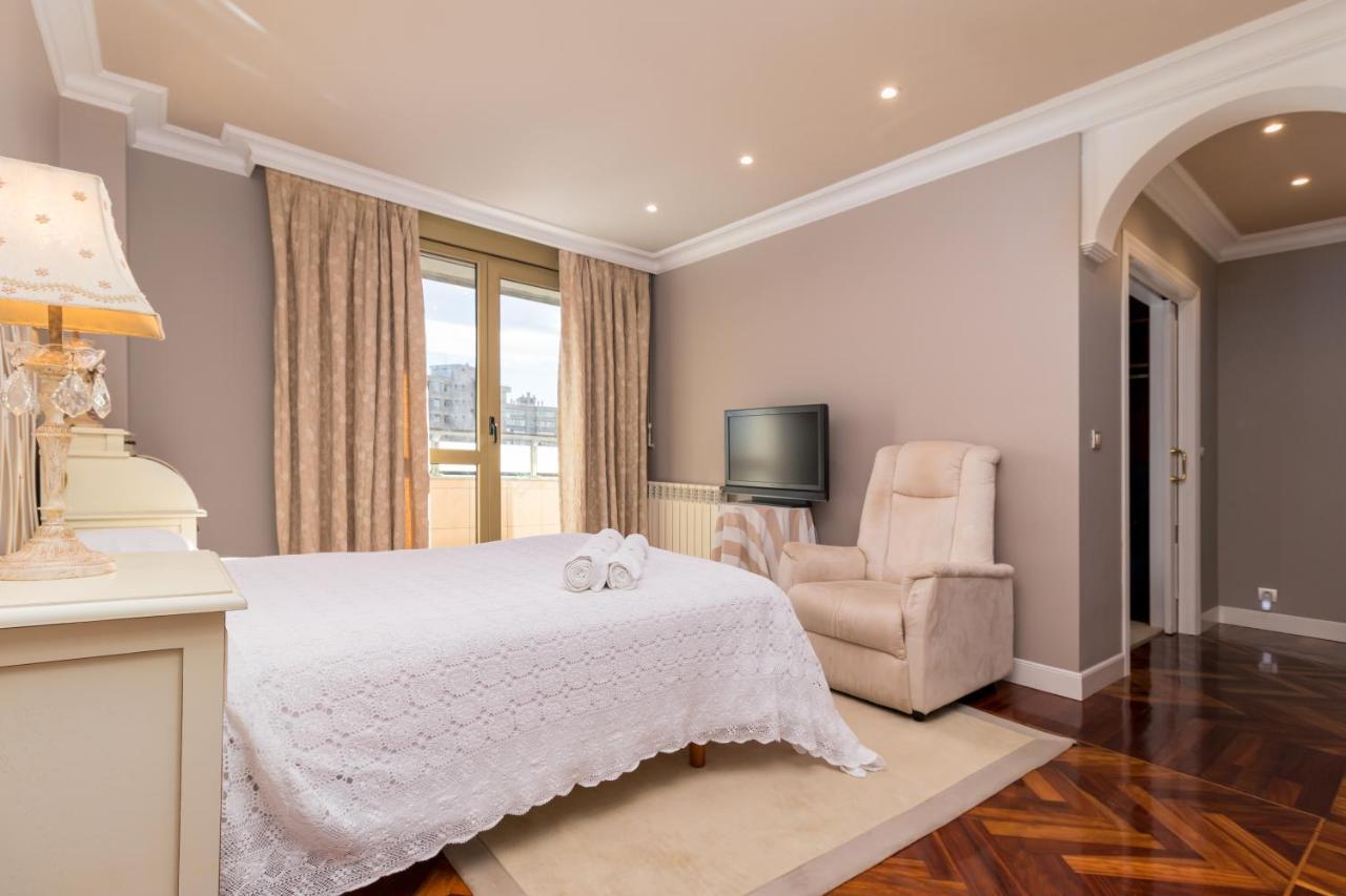 Luminoso Cerca Playa Sardinero Con Parking Privado * Santander